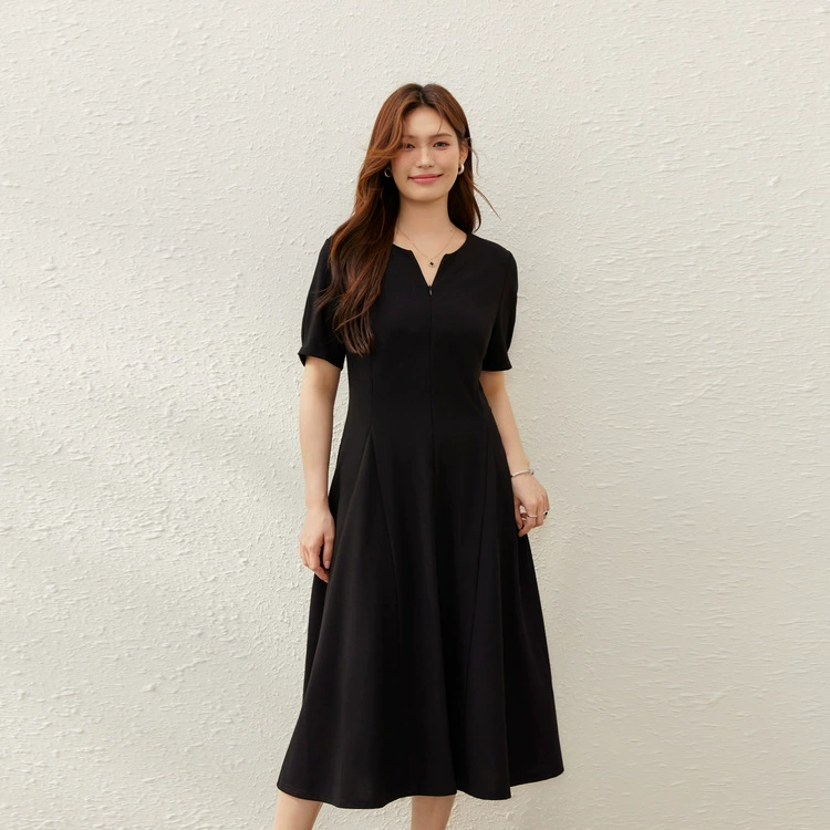 【Простое и элегантное черное платье для похудения с v-образным вырезом】Женская мода больших размеров для пышных женщин, лето 2025, новый стиль.