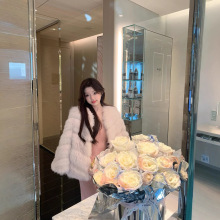 赵宝妮 苏妲己 粉粉狐狸毛密车皮草外套女冬季新款车条皮毛一体