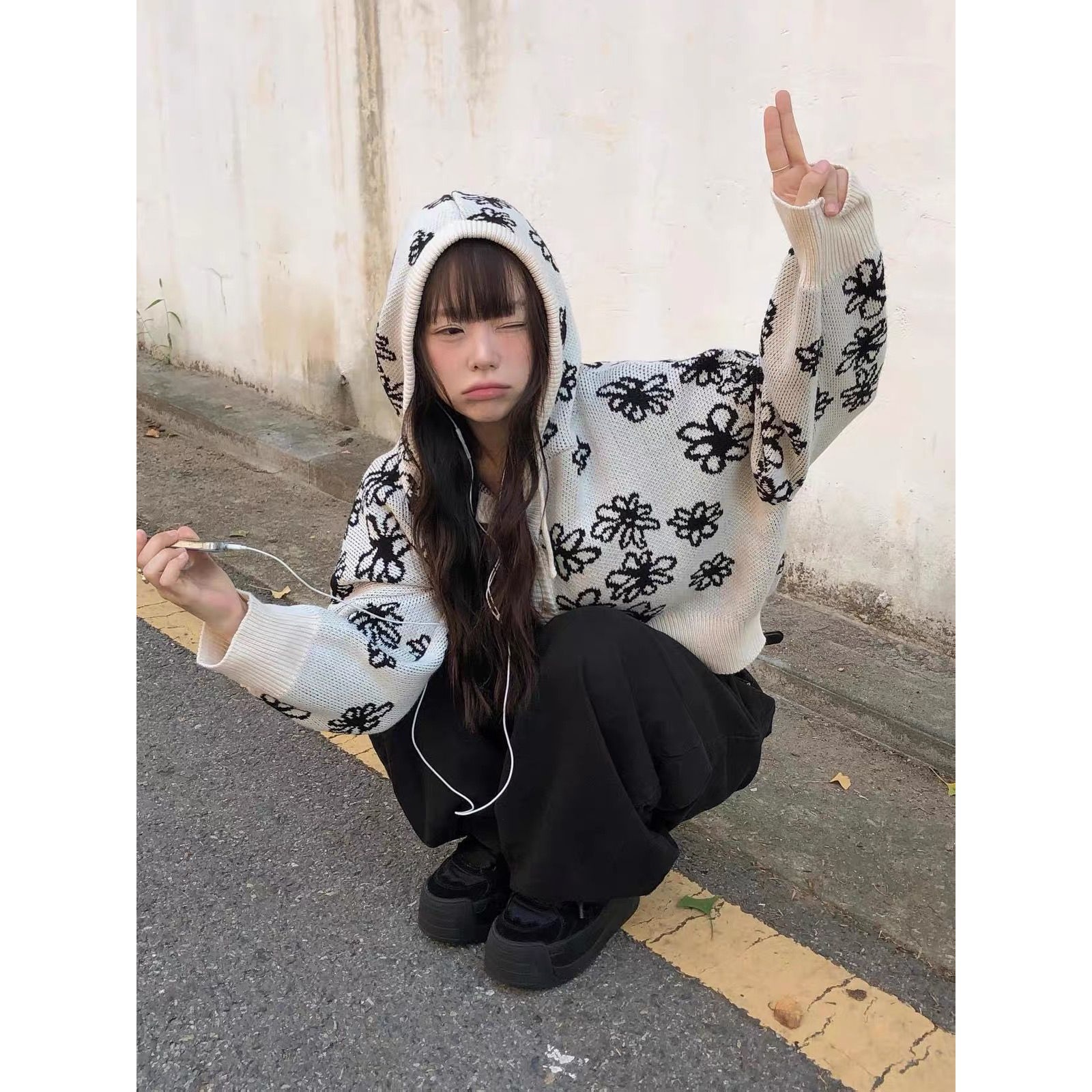韩国chic秋季新款小众设计感花朵提花宽松长袖连帽针织开衫外套女