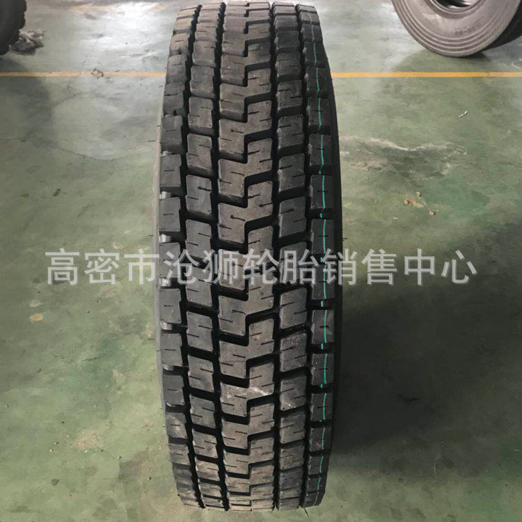900R20 1200R20 1200R24 12R22.5 315/80R22.5卡客车真空轮胎