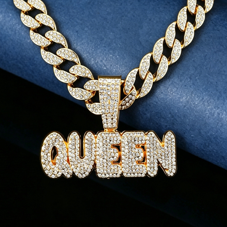 Aleación de diamantes letra reina colgante ins personalidad onda hip hop collar cubano colgante Yiwu Accesorios