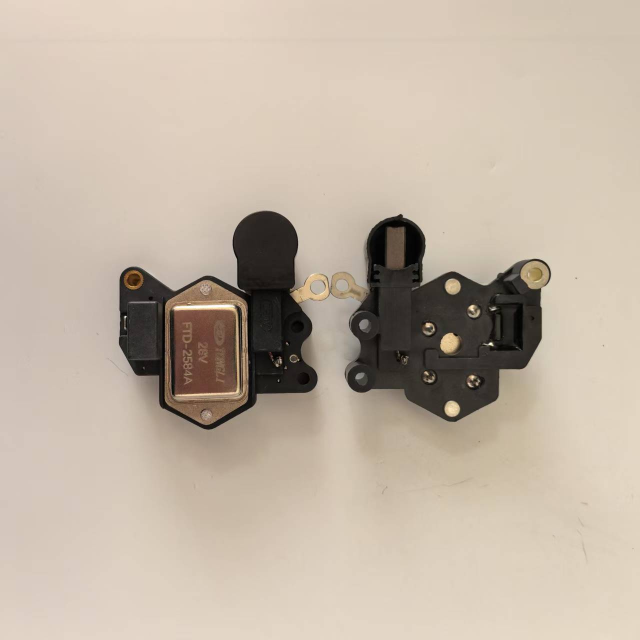 Vc1 Regulator Is Suitable for Aobo Generator Howo A7 Heavy Truck Engine Auto Parts with High Compatibility