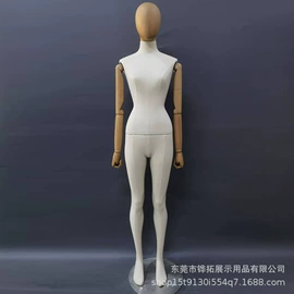 模特;项链;其它服装展示