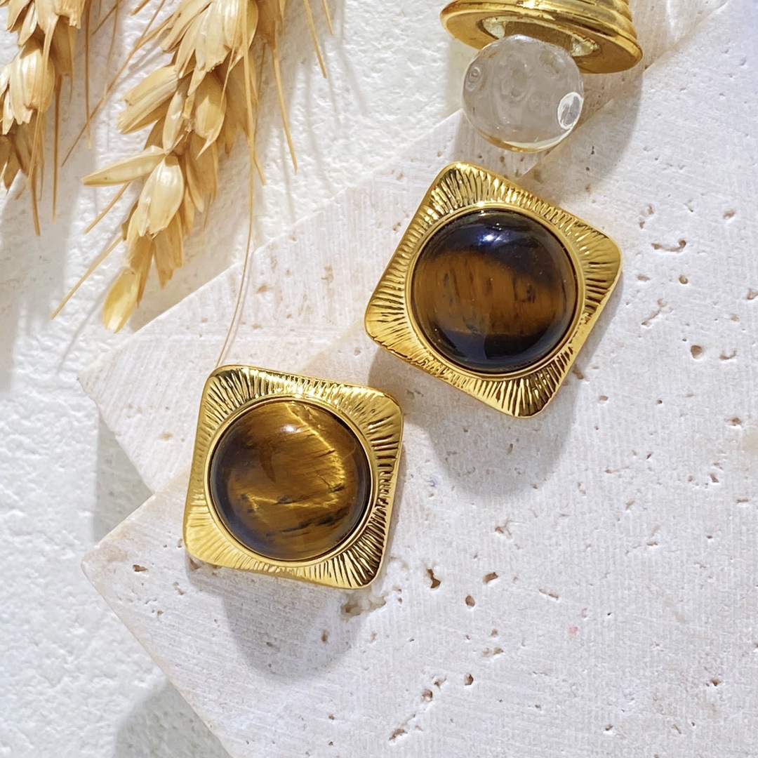 Fashionable retro geometric square stone inlay