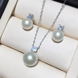 天然珍珠耳饰;天然珍珠胸饰;天然珍珠项饰