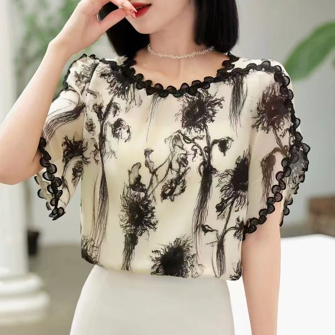 Een ruime selectie chiffon blouses voor de zomer en herfst op voorraad, met een flatterend design en stijlvolle tops met prints._voghion.com