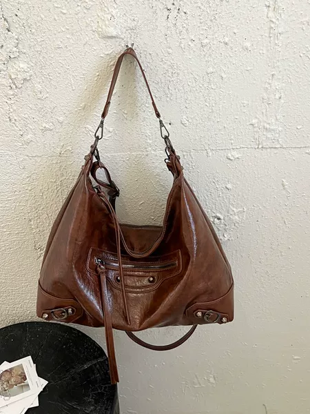 Cross-border retro large-capacity underarm bag for women, high-end fashion casual biker bag, versatile commuter shoulder and crossbody bag