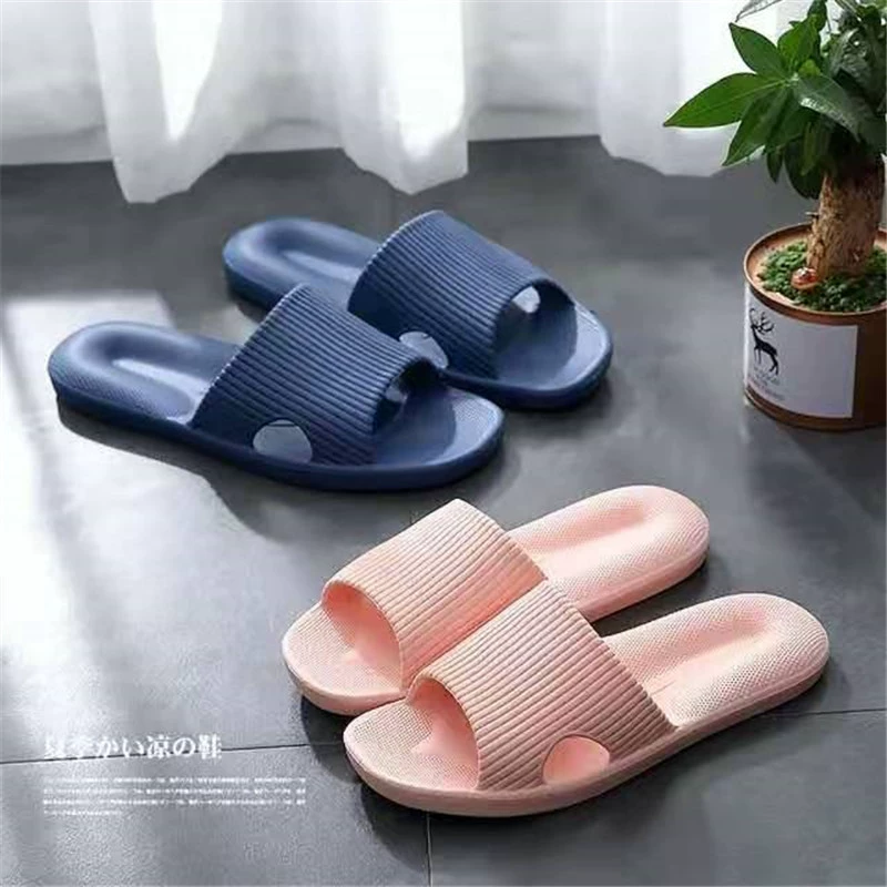 Летние домашние сандалии и тапочки для пар, ванная комната, баня, отель, светильник с мягкой подошвой, простые вогнуто-выпуклые массажные тапочки с толстой подошвой для женщин