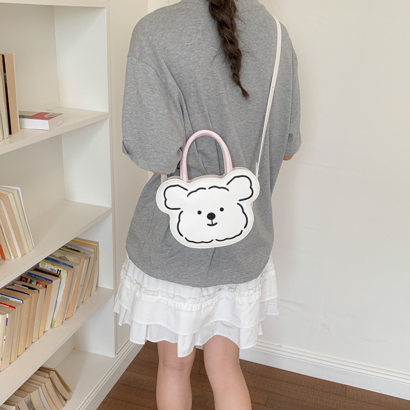 Este año popular bolso de mano de caricatura oso mujer verano nueva moda diaria encantadora mini hombro mochila inclinada image 4