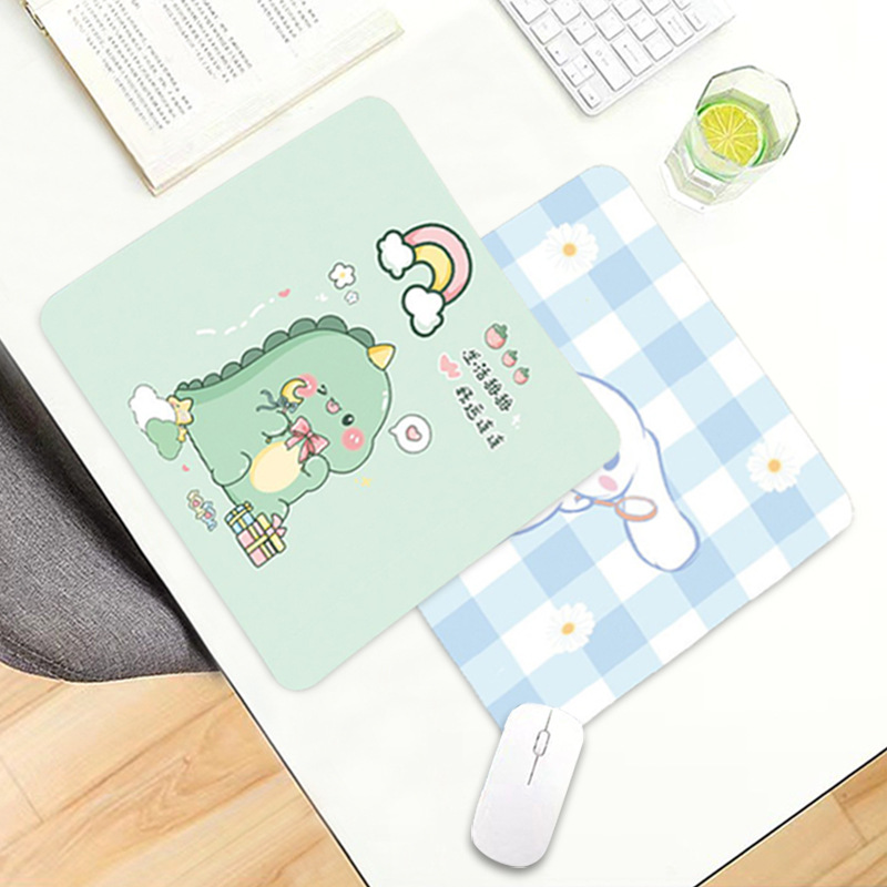 Alfombrilla de ratón de cuero de dibujos animados a figura personalizada Gaming Computer Notebook Keyboard pad de gran tamaño estera de escritorio estera de mesa de comedor