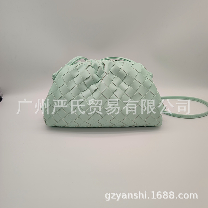 泉水绿