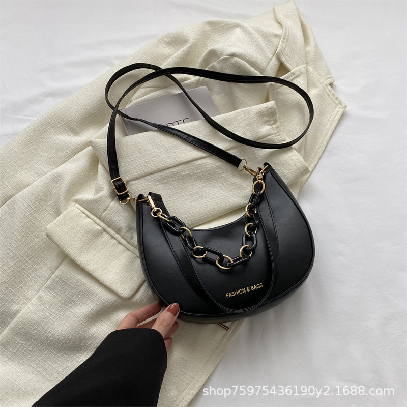 小众复古月牙包2023新款简约洋气斜挎小包链条时尚单肩腋下小方包