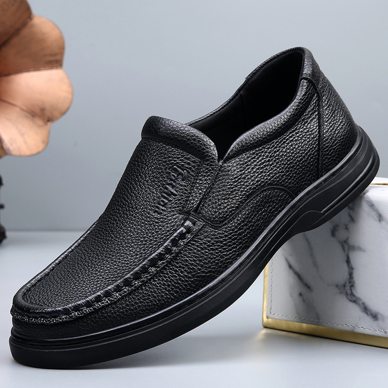 头层牛皮男鞋2025秋冬季软底中老年皮鞋男士休闲一脚蹬豆豆鞋子男