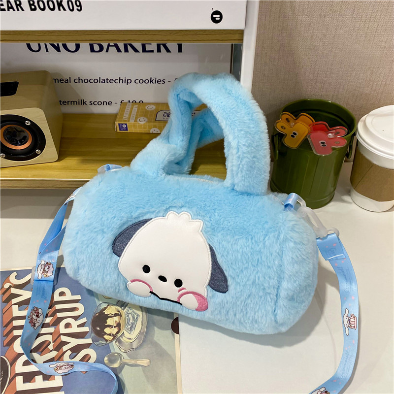 Venta al por mayor de fábrica bolsa de felpa juguete bolsa de mensajero Kulomi peluche de oso de fresa bolso japonés Sanrio