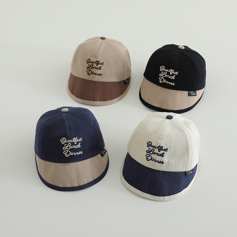Sombrero de bebé primavera y otoño con bordes suaves letras coreanas para niños sombrero de lengua de pato primavera y otoño sombrero de béisbol para niños pequeños