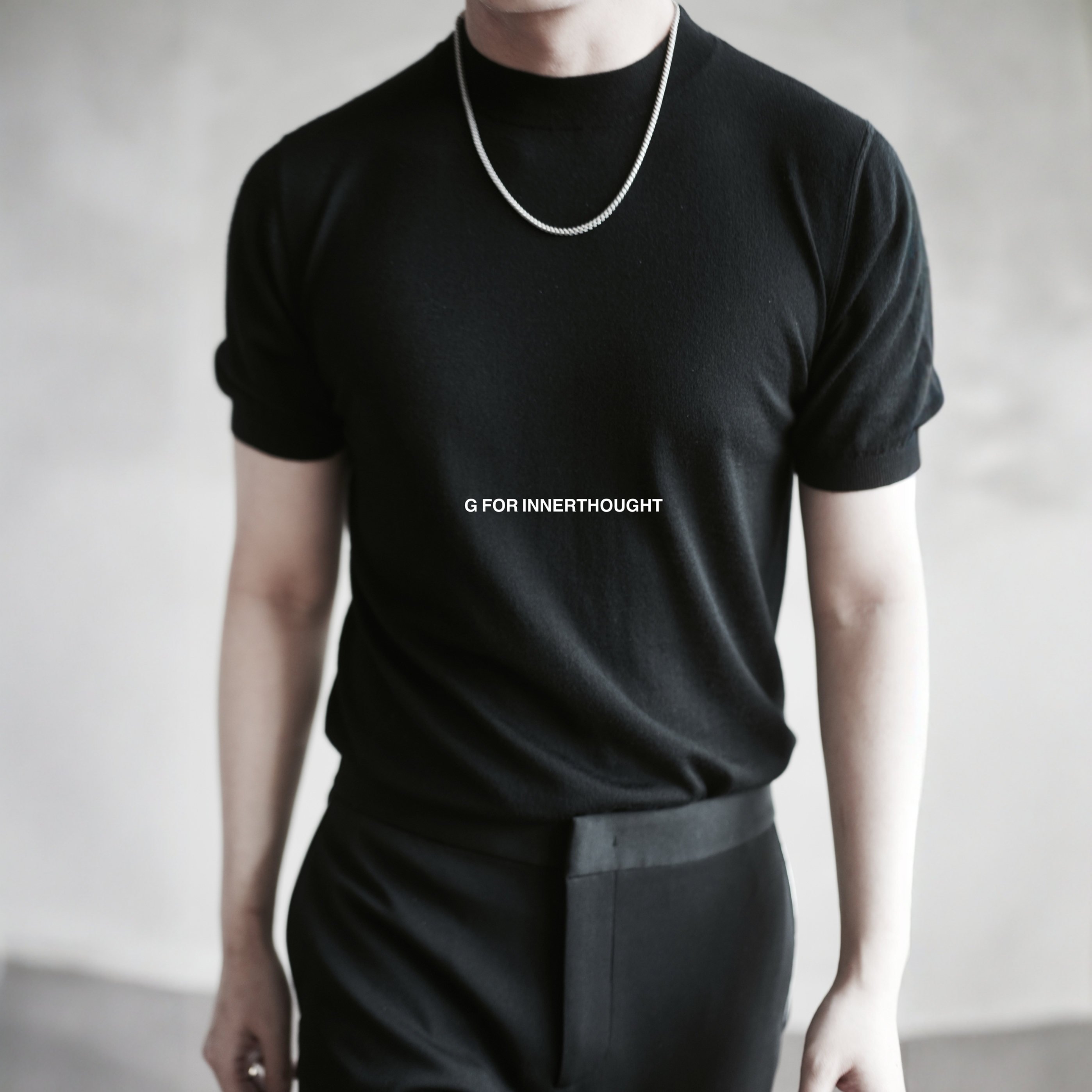 Gray series series de botones a rayas grises oscuras camisetas de punto camisas de manga corta hombres y mujeres viejos viento de hielo seda fábrica transfronteriza al por mayor