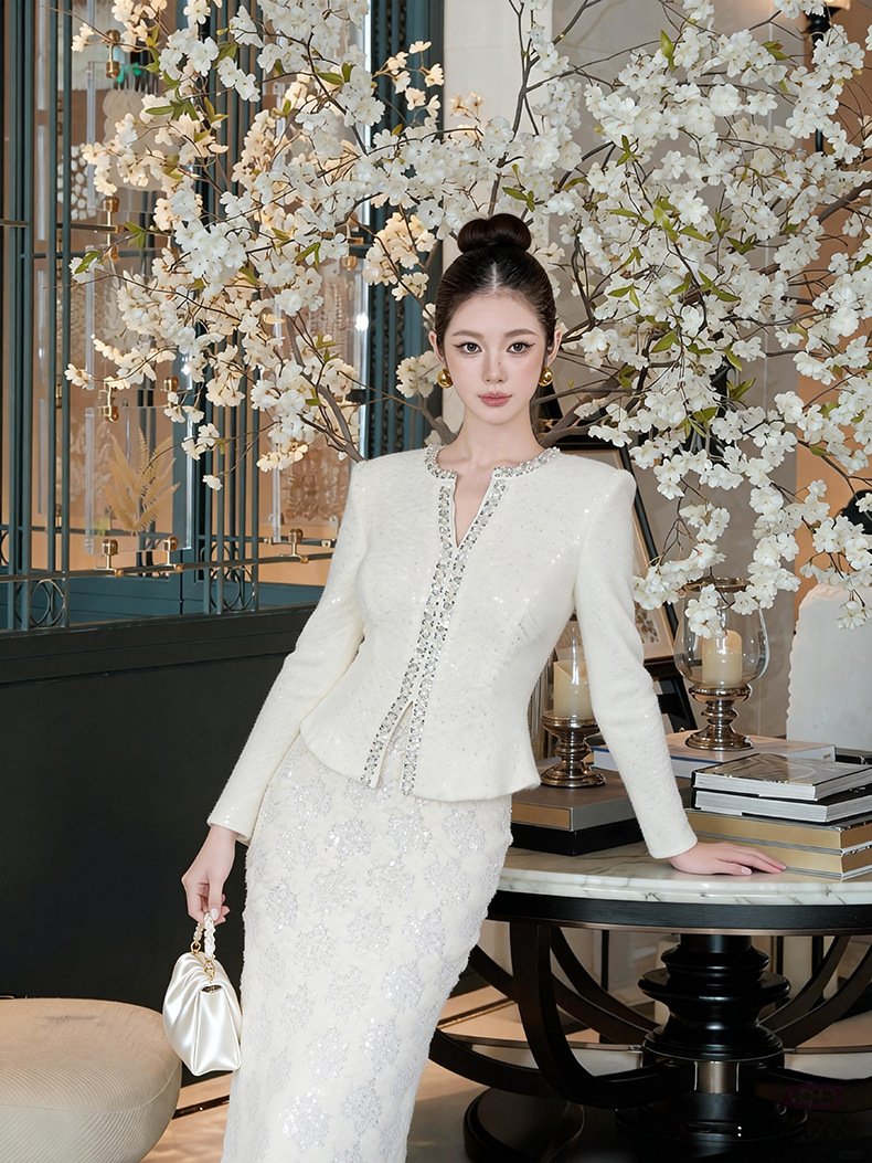 Đầm ôm body nữ sequin đính đá cổ chữ V tay ngắn — Màu trắng sữa chi tiết 10