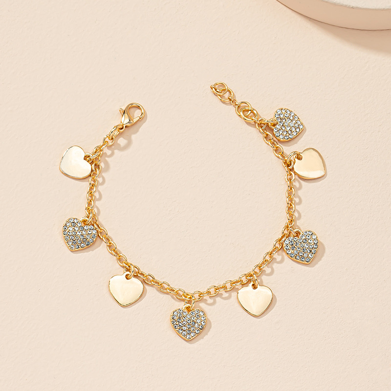 Korean New Simple Fashion Diamond Heart Bracelet Alloy Jewelry display picture 2