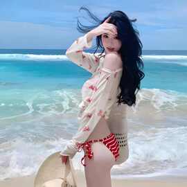 2026新款红色条纹比基尼防晒罩衫小胸甜美可爱性感海边度假风泳衣