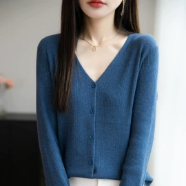 女式针织衫;连衣裙;女式T恤