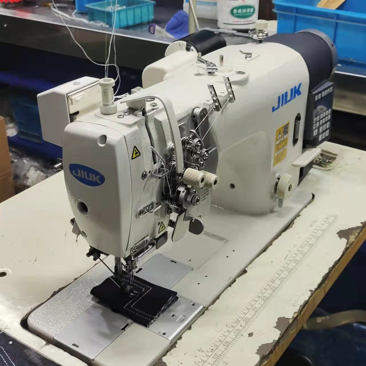 Suministro JK-8422/8452 doble aguja ordenador máquina de coser plana accionamiento directo doble aguja coche plano automático máquina de coser industrial