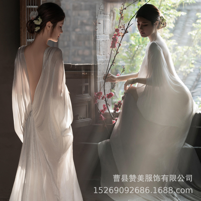 Photo Studio Shooting Theme: New Vintage New Chinese-Style Crinkled Dress, Minimalist Portrait Photography Art Photo Clothing Photo Studio Shooting Theme: New Vintage New Chinese-Style Crinkled Dress, Minimalist Portrait Photography Art Photo Clothing