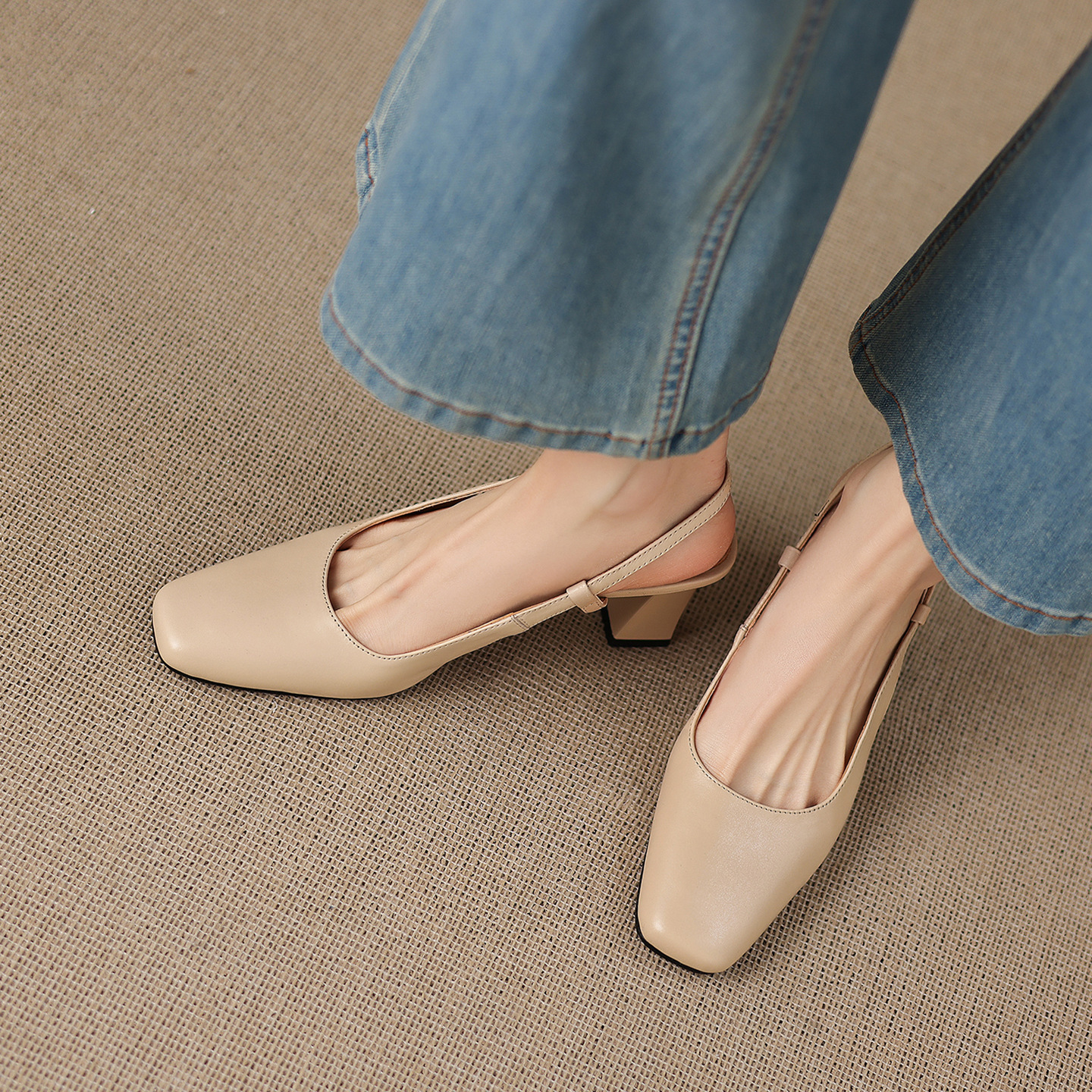Sandal nữ cao gót 6,5 cm mũi hở quai khóa da bò — màu nâu