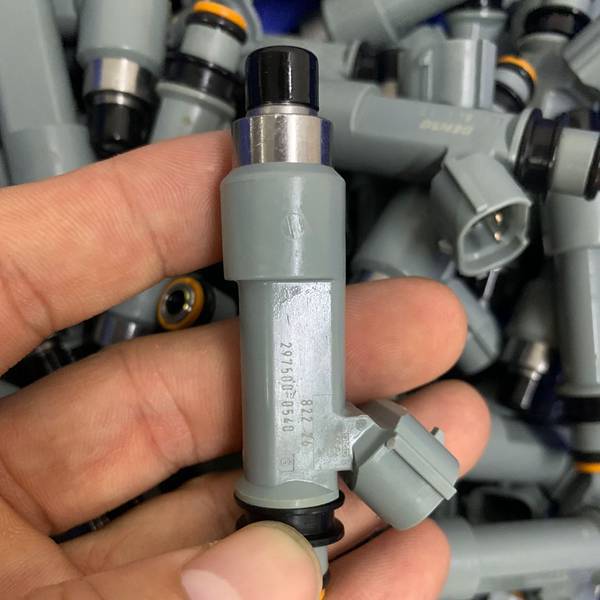 4个2975000540适用于14-15铃木 天语 锐骑 雨燕 SX4喷油嘴