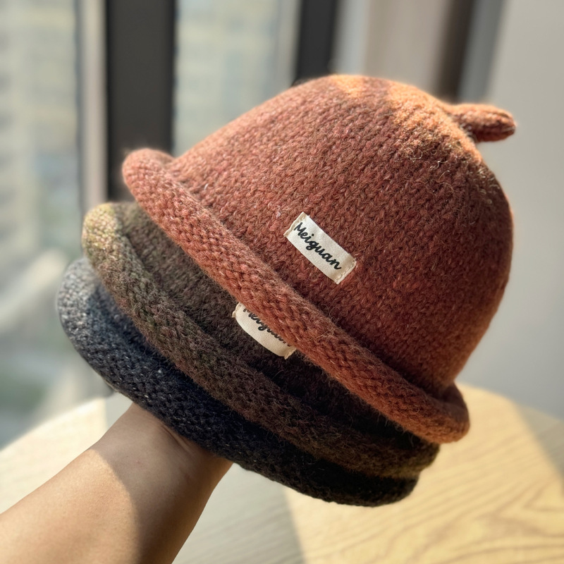 Korean Version of Dongdaemun New Ins Solid Color Versatile Letter Landlord Hat, Warm, Windproof, Face-Slimming Fisherman Hat