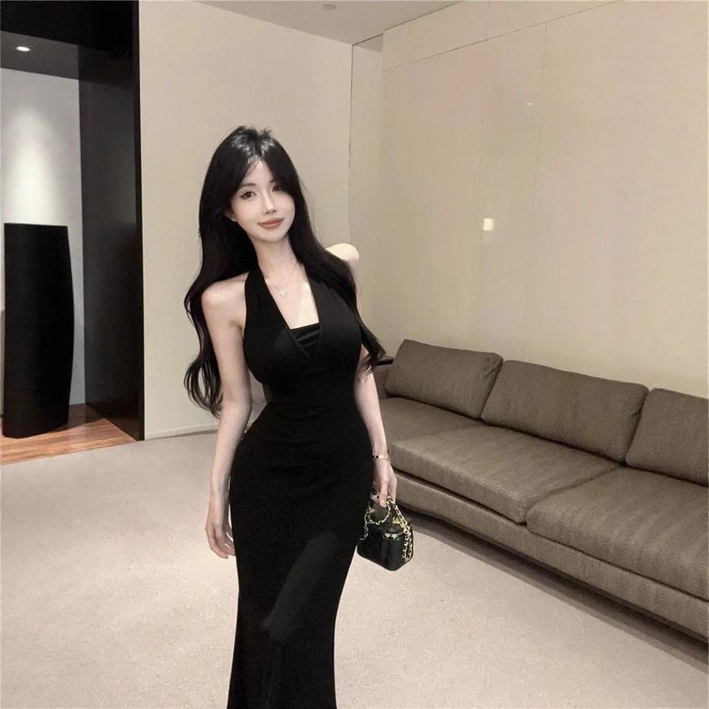 Pure Desire Black Chain High-End Halter Strap Backless Dress Summer Hot Girl Slimming Fishtail Long Dress Pure Desire Black Chain High-End Halter Strap Backless Dress Summer Hot Girl Slimming Fishtail Long Dress