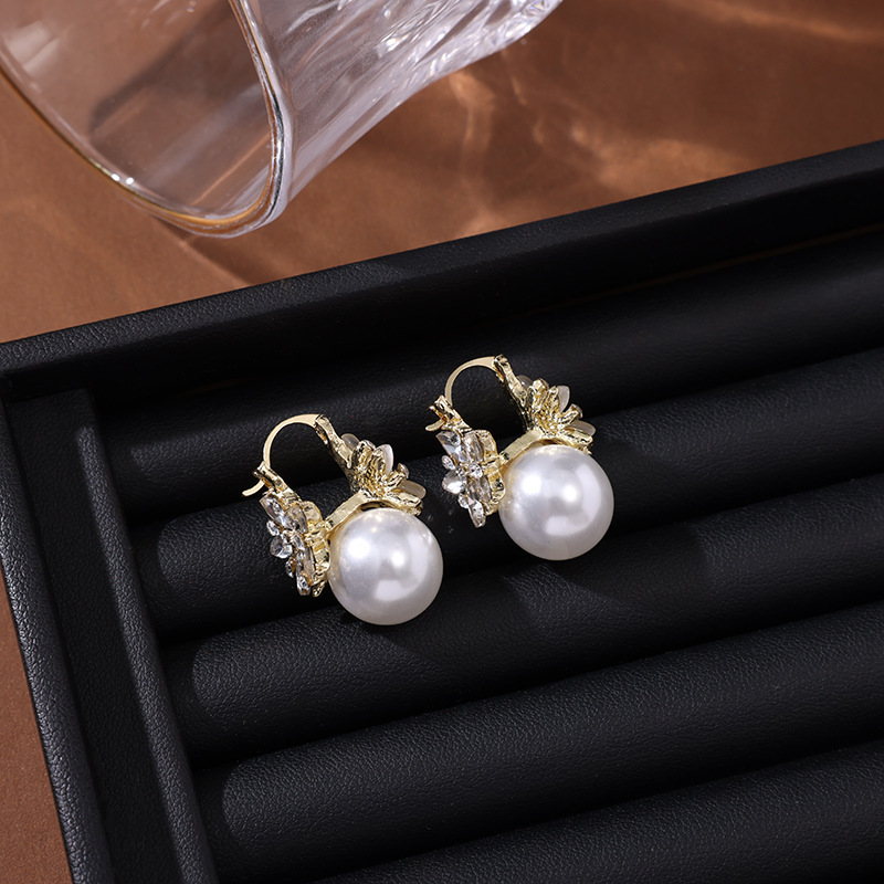 Three dimensional design double-sided elegant fashionable earrings…
