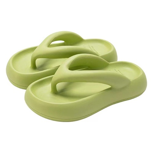 Beach and seaside sandals for women to wear in summer 2024 new style high-end thick-soled flip-flops for women to go out in summer