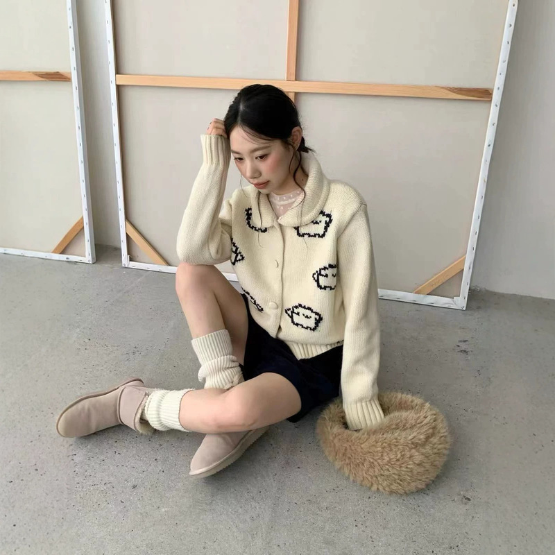 Yimo Korean-style doll-collar dog print knitted cardigan for women, autumn and winter, trendy thick sweater coat for women, Puyuan Yimo Korean-style doll-collar dog print knitted cardigan for women, autumn and winter, trendy thick sweater coat for women, Puyuan