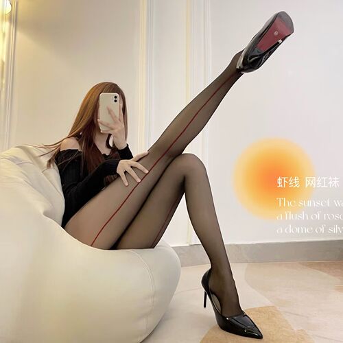 Red shrimp thread black stockings with vertical thread at the back, feminine and tempting ultra-thin one-line stockings Christmas show