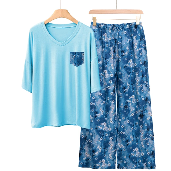 Aqua blue + small daisy.jpg