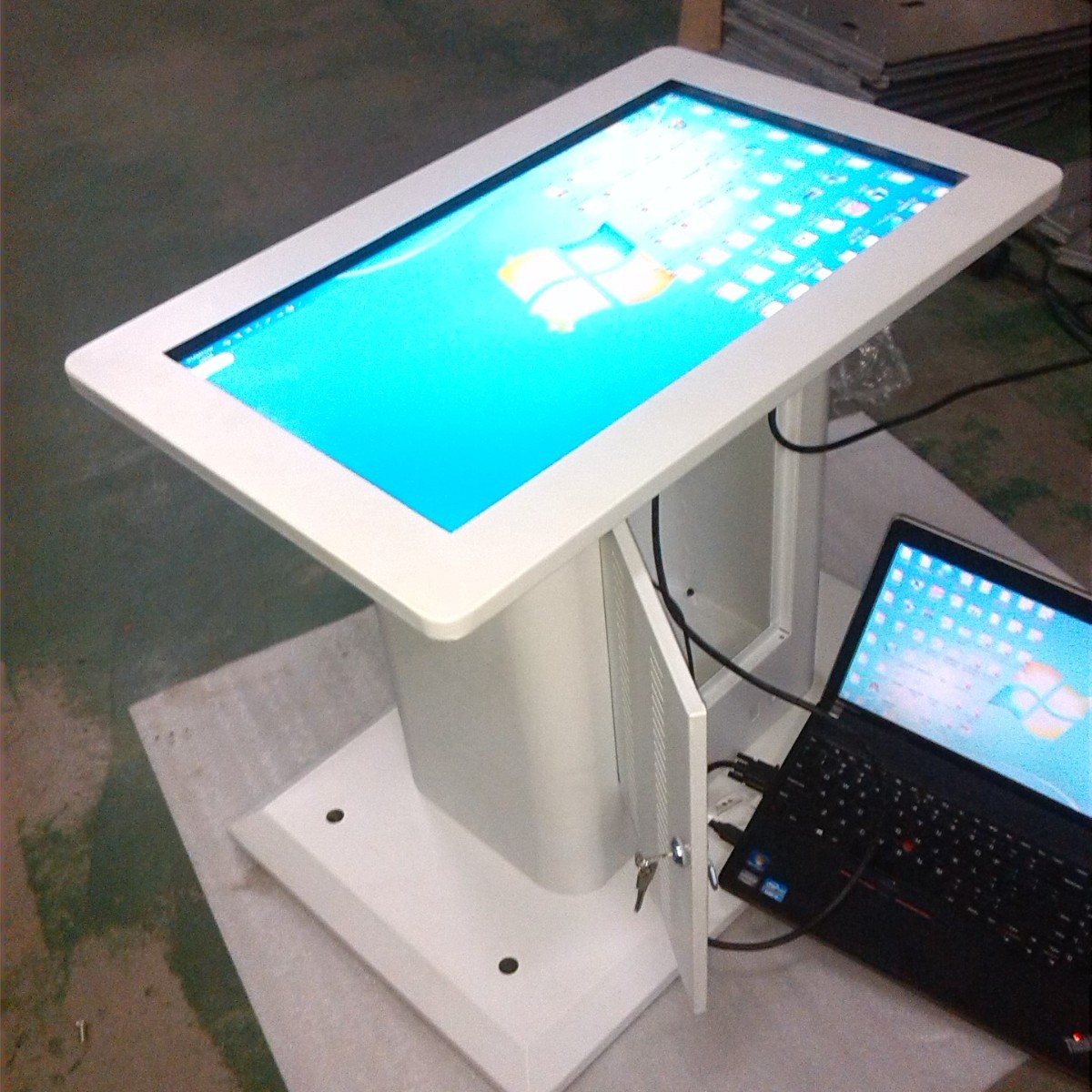 触摸互动查询卧室平面机壳深圳数字标牌机壳显示屏外壳