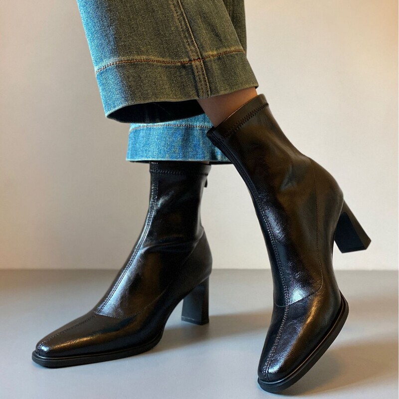 Cowhide Version of Versatile Silent and Slim Boots for Commuting, New High-Heeled Short Boots, Soft Leather Pointed Toe Slimming Elastic Boots for Autumn and Winter