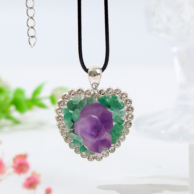Wholesale Jewelry Geometric Heart-shaped Natural Crystal Pendant Necklace Nihaojewelry display picture 3