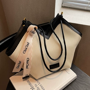 Capacious One-Shoulder Tote Bag, Korean Style, Custom Made, Large Capacity