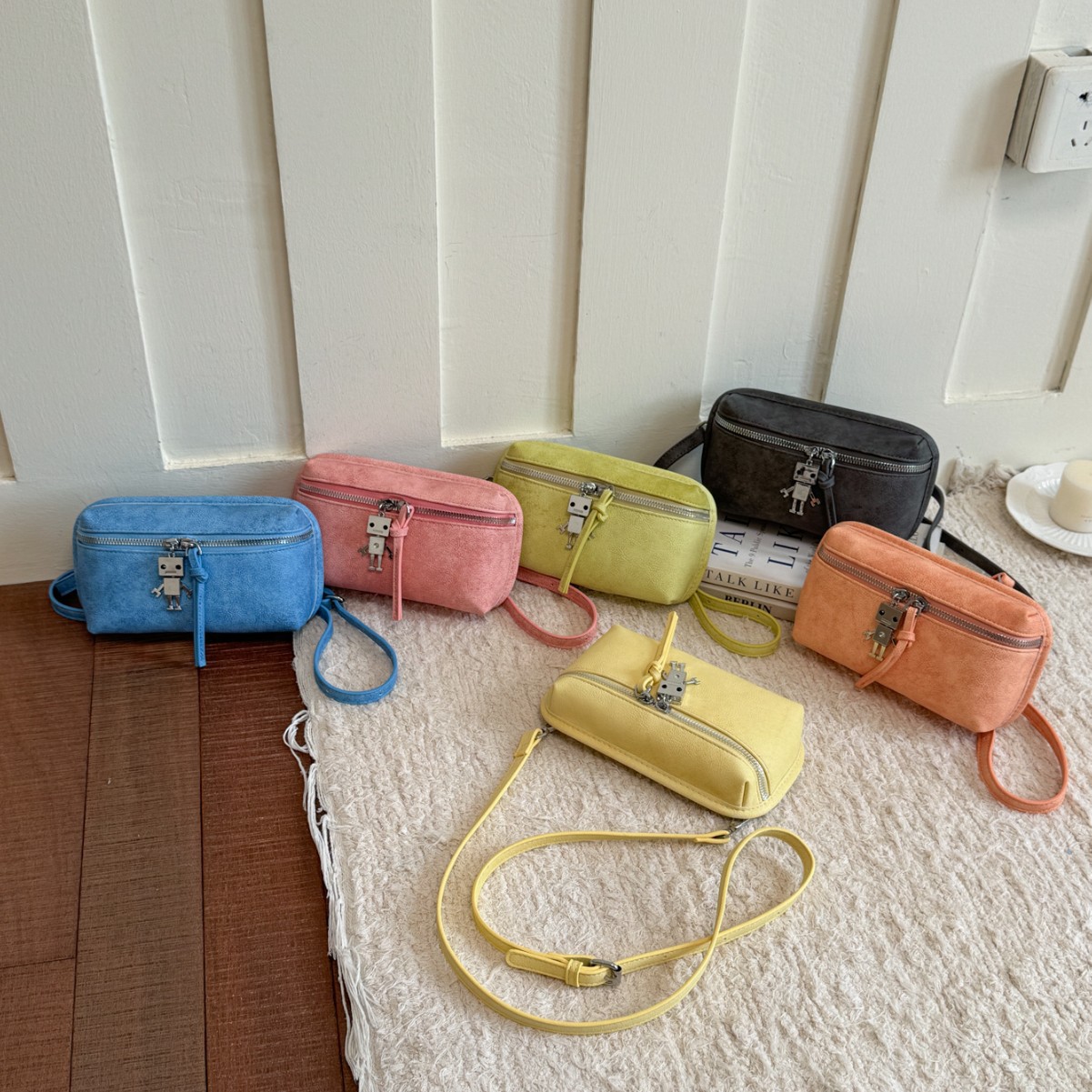 Exquisita mini bolso de nicho de gamuz, bolso de moda versátil, bolso de mochila retro de gamuz, bolso de cambio diario de lápiz labial