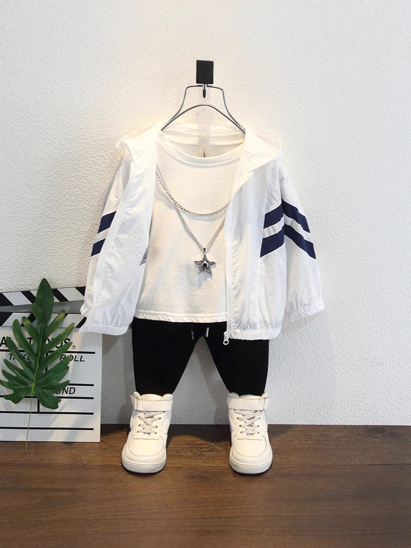 7902 Ropa infantil para niños, ropa de verano con protección solar, nuevo estilo 2026, ropa ligera para niños pequeños y medianos, chaqueta para bebé