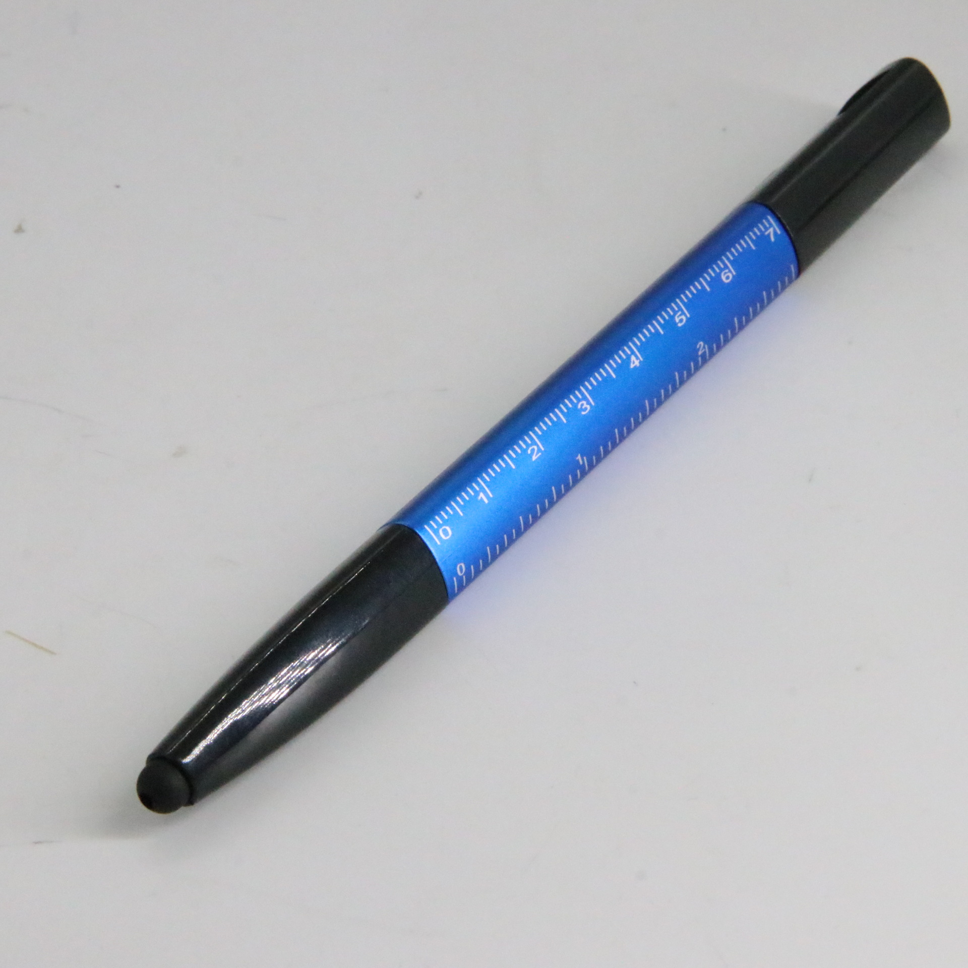 Bolígrafo multifuncional plástico del teléfono móvil de la pluma del tenedor del teléfono móvil de la pantalla táctil de la escala de la pluma cuatro-en-uno Bolígrafo multifuncional