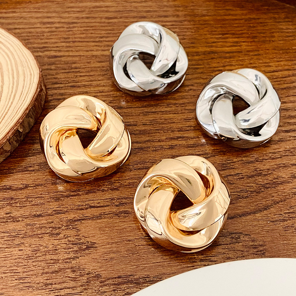 Moda europea y americana exagerada creativa todo partido torcido personalidad aleación Stud pendientes de las mujeres geométricas retro Hong Kong estilo pendientes