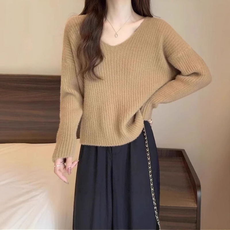 Milk Waxy Style Imitation Mink Velvet V-neck Sweater Women's Autumn and Winter Ancient Wear Loose Lazy Base Sweater Top Milk Waxy Style Imitation Mink Velvet V-neck Sweater Women's Autumn and Winter Ancient Wear Loose Lazy Base Sweater Top