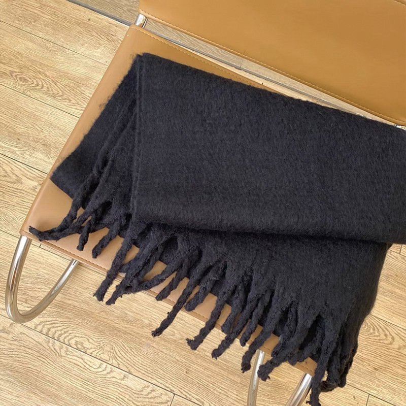 冬の新型の馬海毛はカシミヤの純色のマフラーをまねて、厚い太いフリンジを長くします。|undefined
