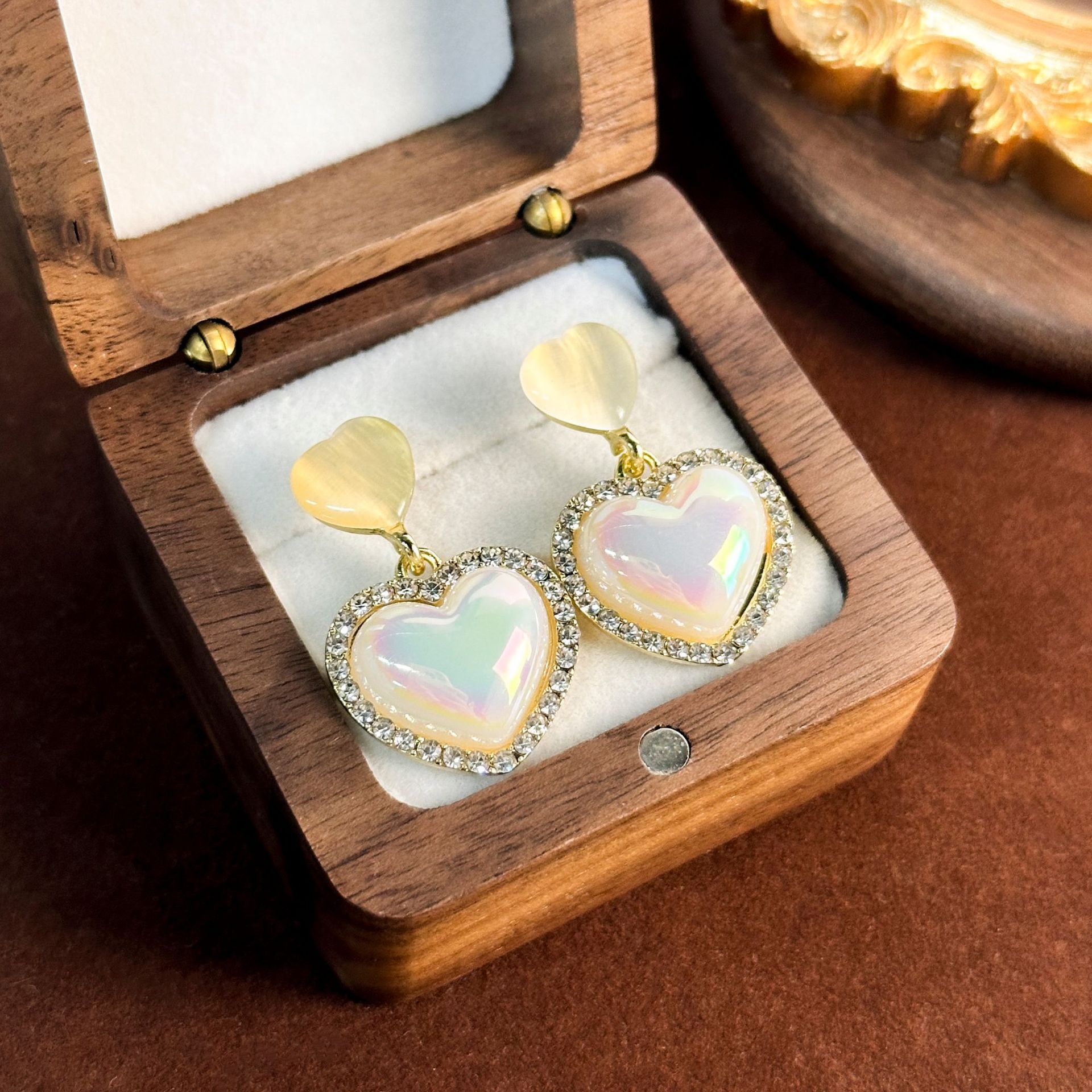 44 # Love Cat Eye Mermaid Ji borla