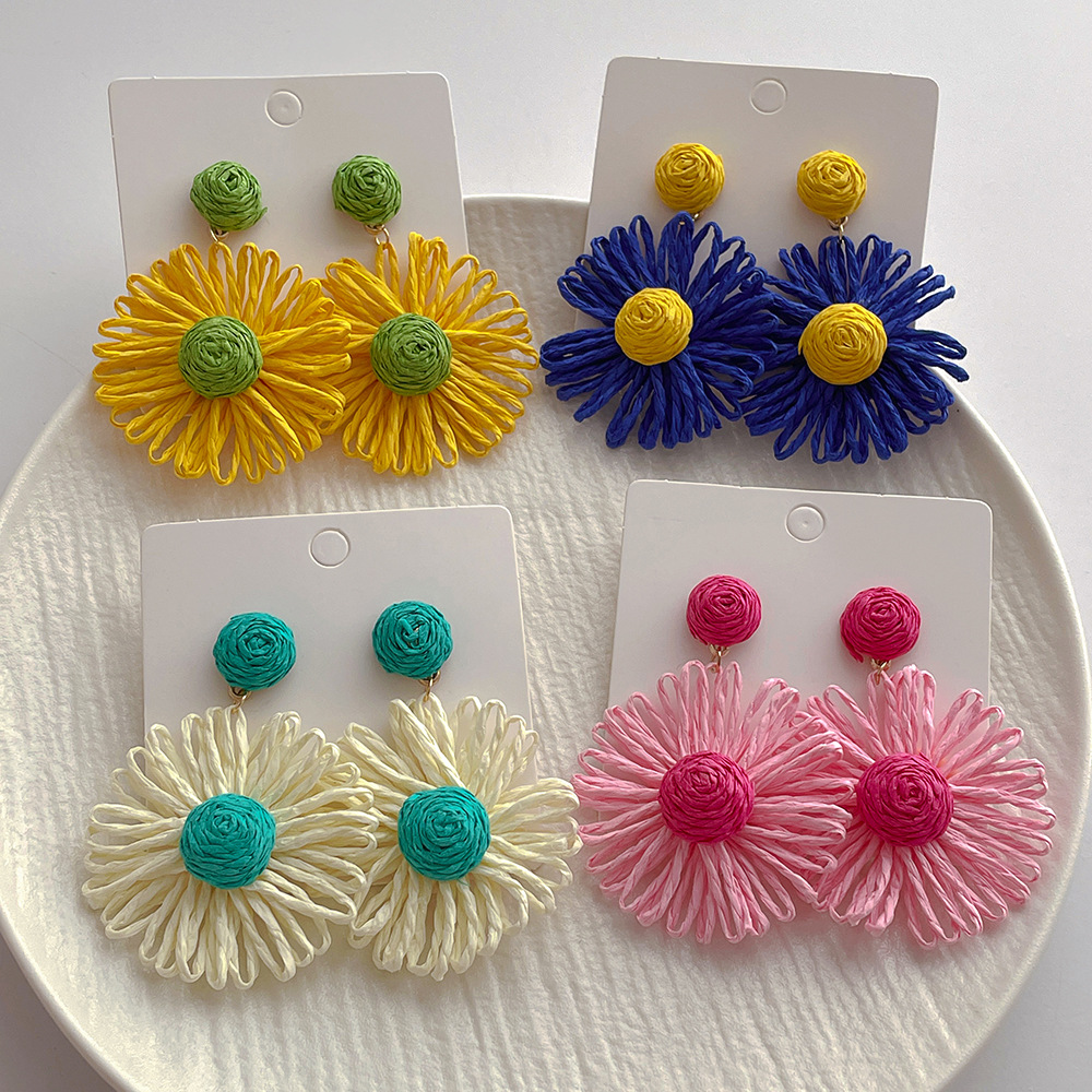 1 Pair Vacation Sweet Flower Handmade Raffia Drop Earrings display picture 1