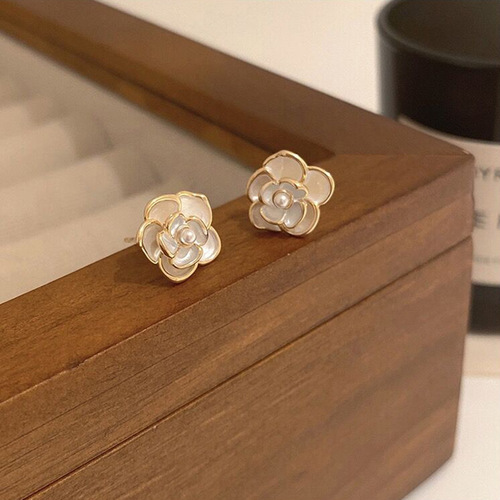 S925 silver needle French romantic small fragrance camellia earrings female celebrities light luxury niche design high-end earrings