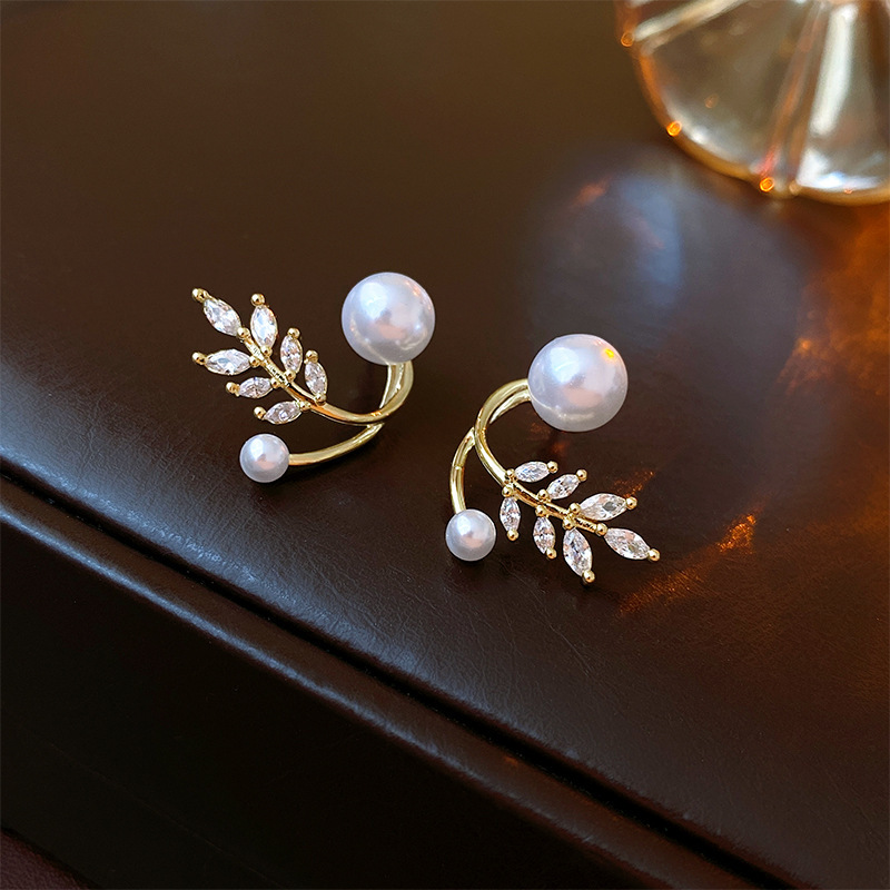 1 Pair Casual Elegant Lady Geometric Bow Knot Inlay Imitation Pearl Zircon Drop Earrings display picture 19