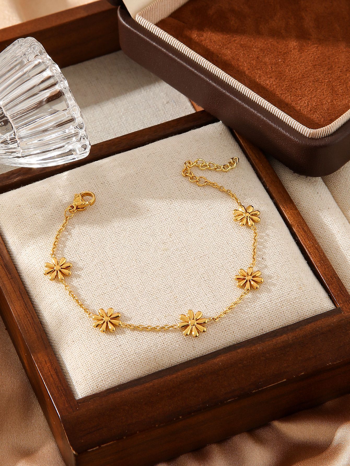 Flower Pattern Simple Style Classic Style Flower 304 Stainless Steel Stainless Steel Bracelets In Bulk